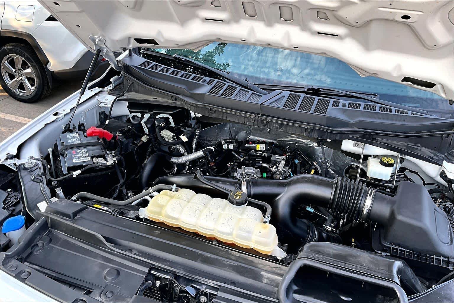 Certified Used 2022 Oxford White Ford XL image 33