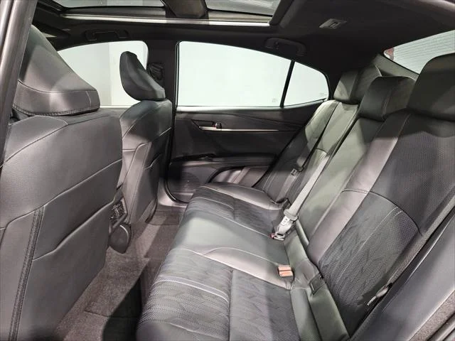 Certified Used 2025 PRECIOUS METAL Toyota  image 36