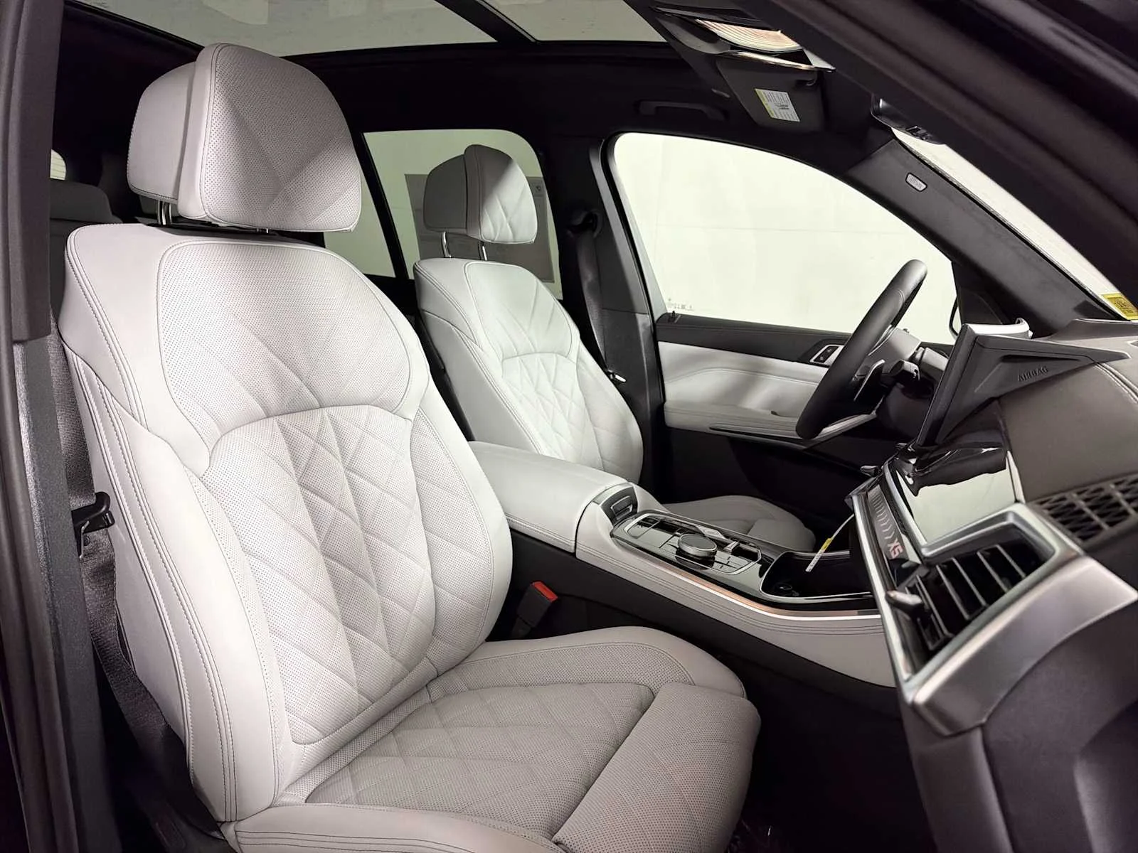 New 2026 Carbon Black Metallic BMW xDrive40i image 21