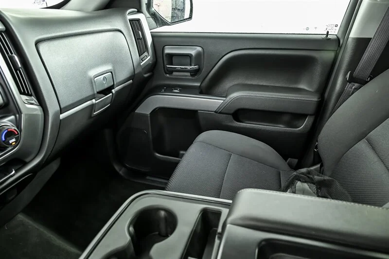 Used 2017  Chevrolet LT image 23