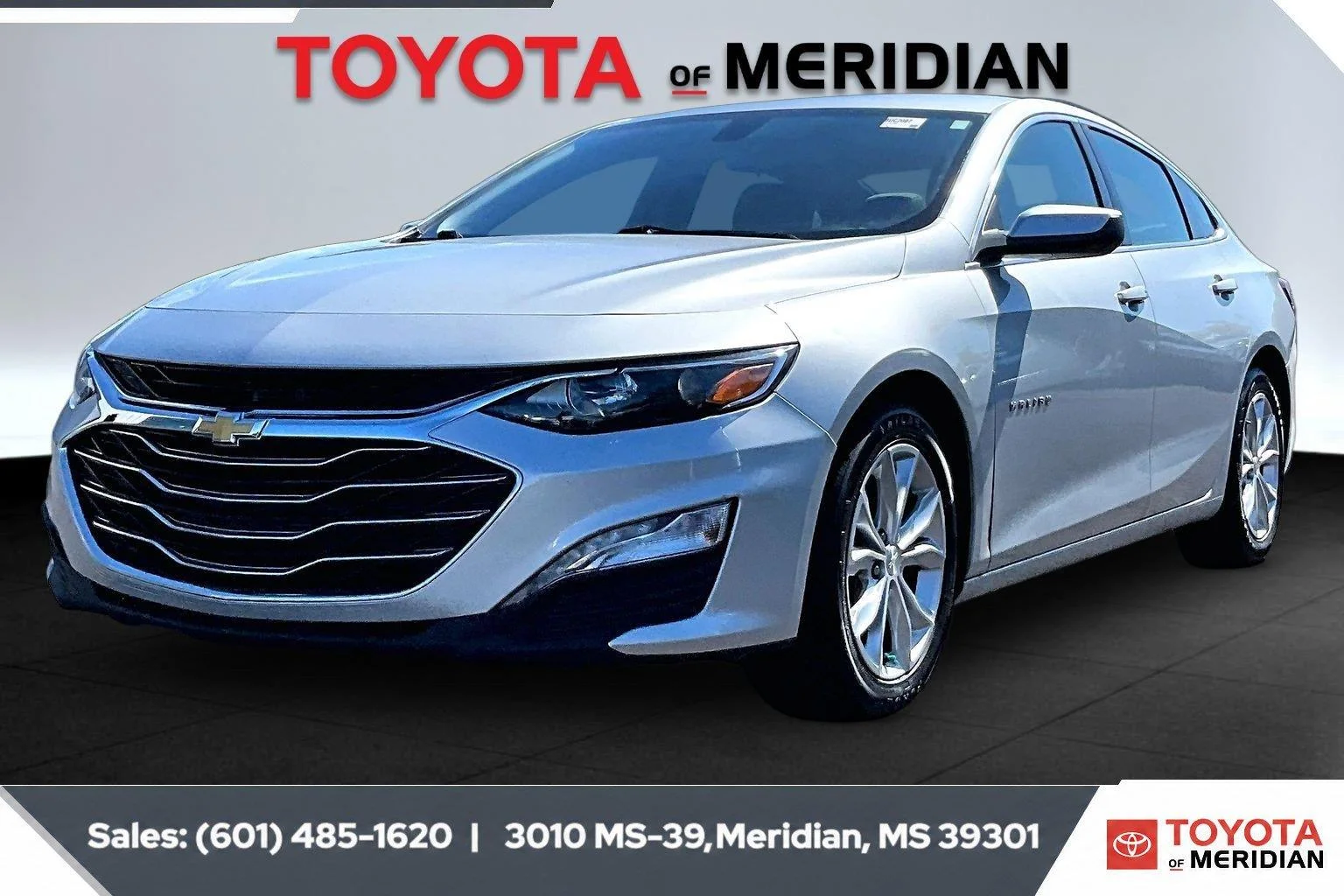 Used 2020 Silver Ice Metallic Chevrolet LT image 10