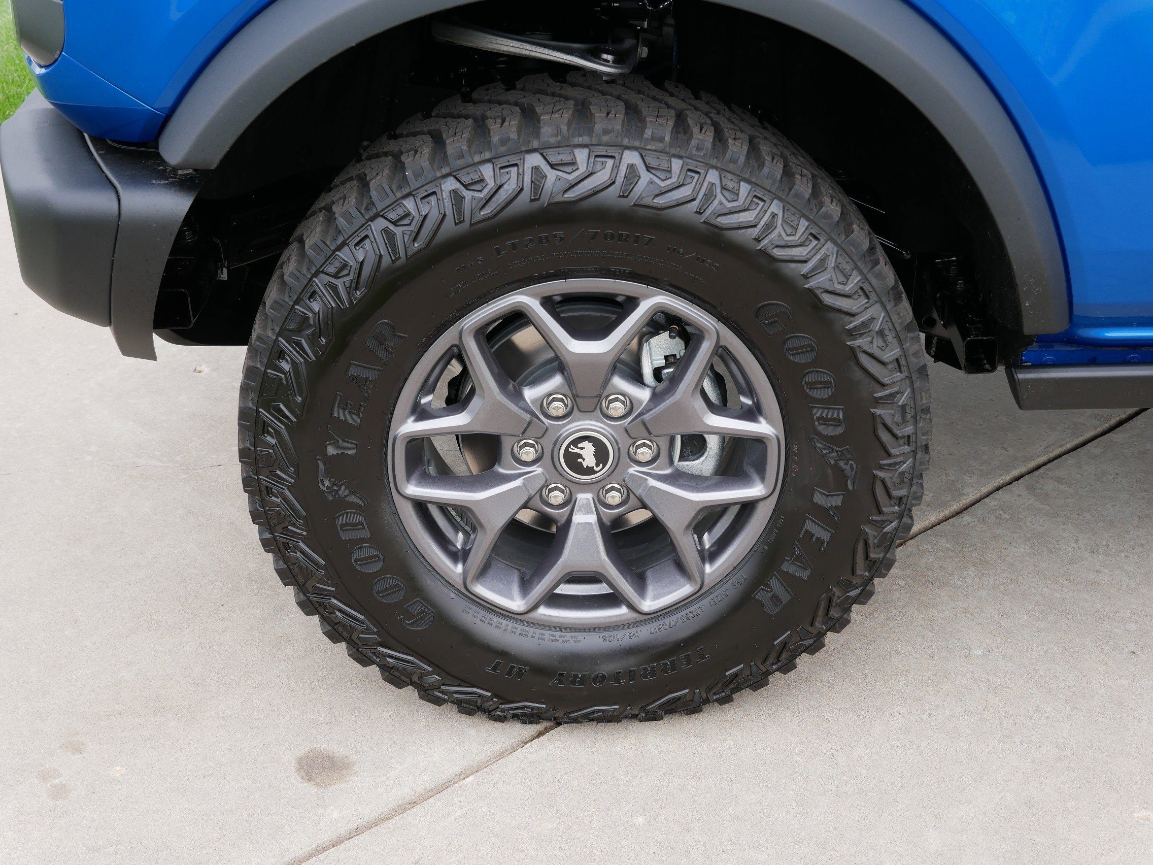 New 2025 Velocity Blue Metallic Ford Badlands® image 6
