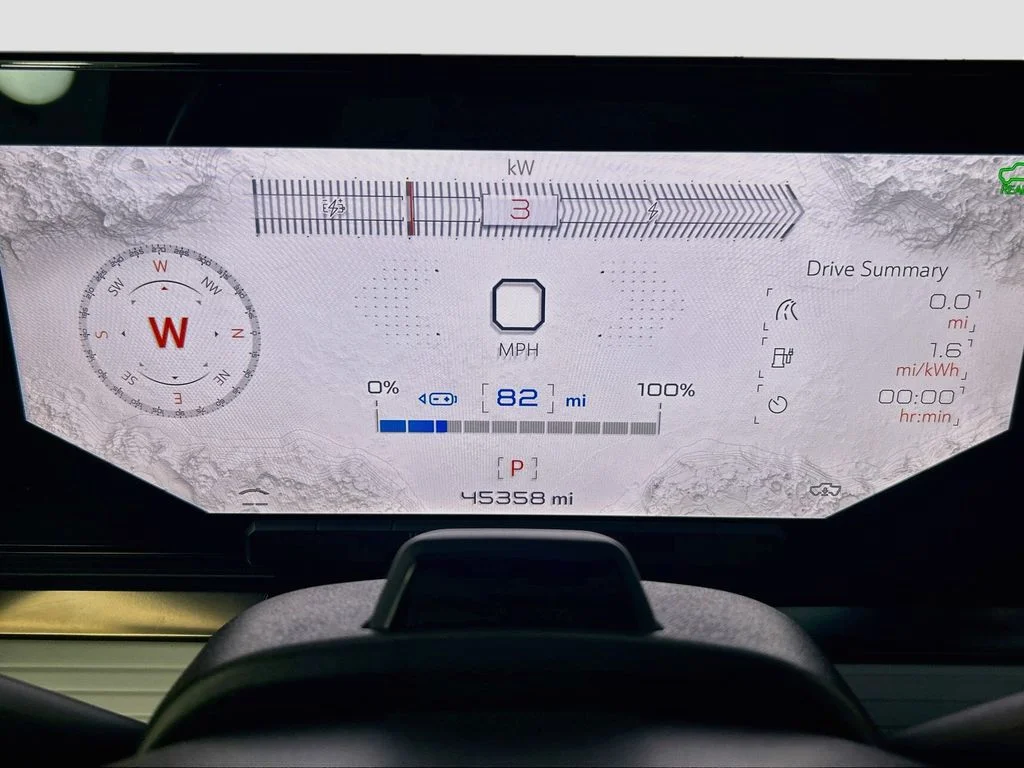 Used 2023 White GMC Edition 1 image 33