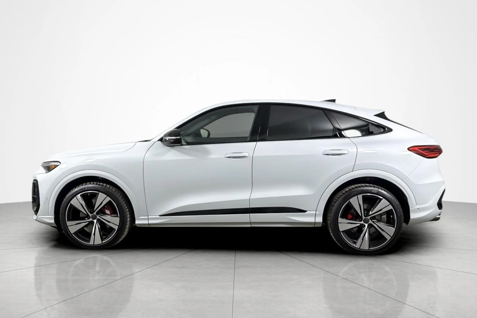 New 2026 Glacier White Metallic Audi Premium Plus 3.0 TFSI quattro image 3