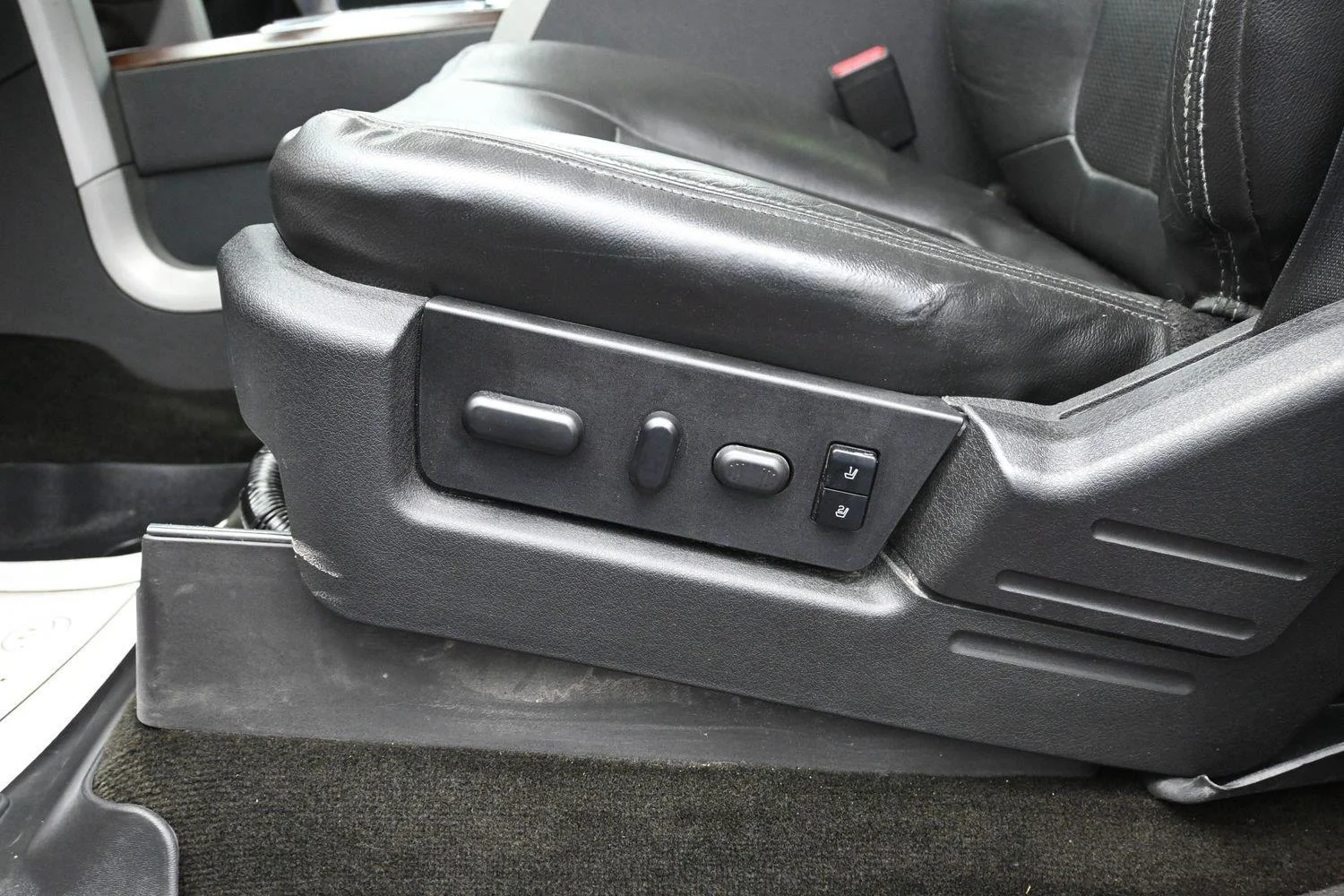Used 2012 Red Candy Metallic Tinted Clearcoat Ford Lariat image 20