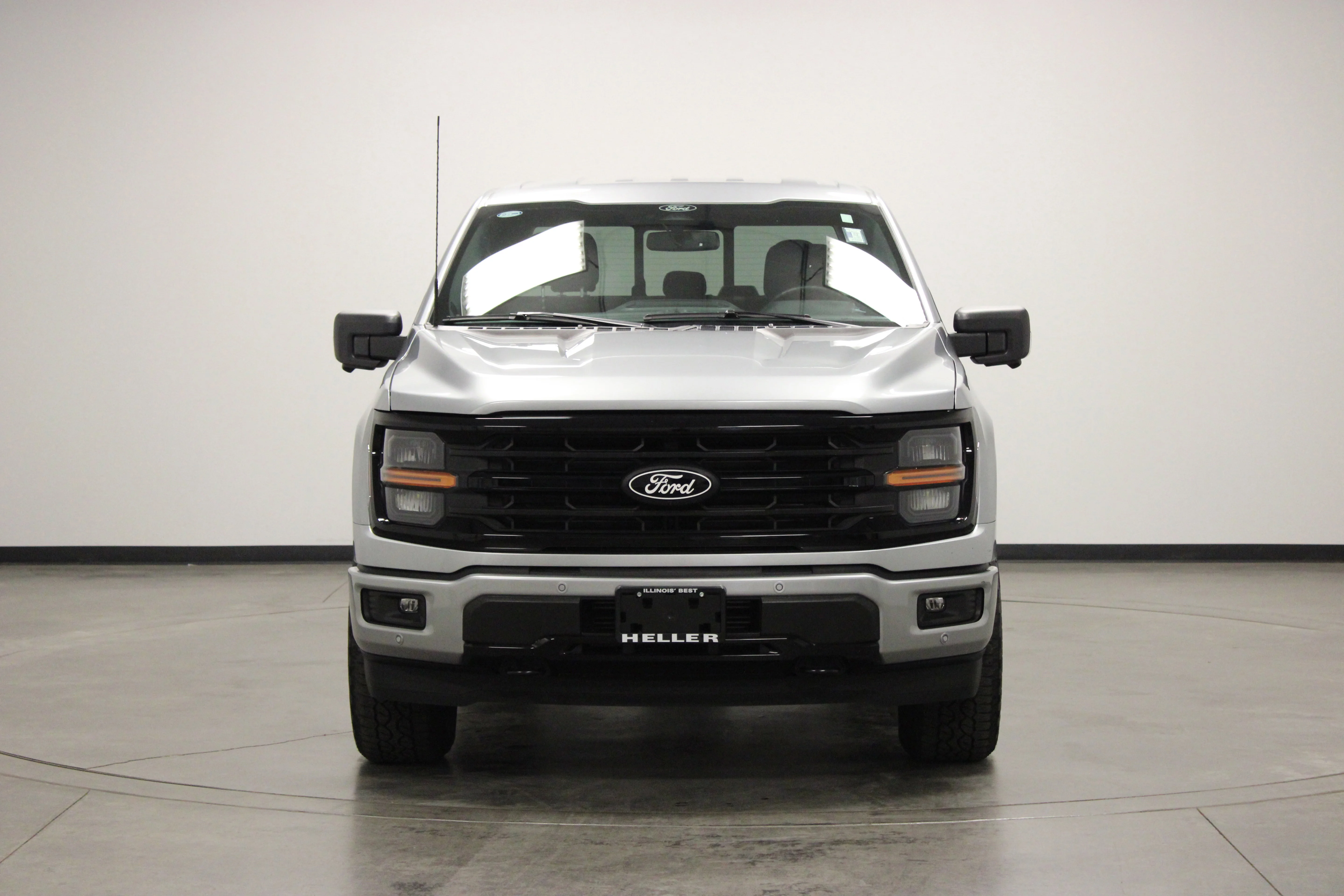 Used 2025 Silver Metallic Ford XLT image 3