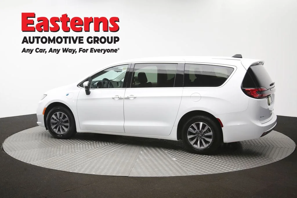 Used 2023 White Chrysler Touring L image 65