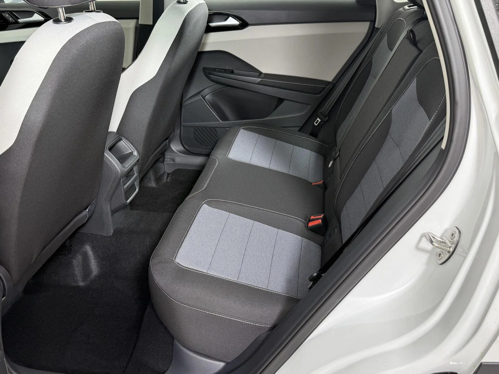 New 2027 Pure White Volkswagen S image 21