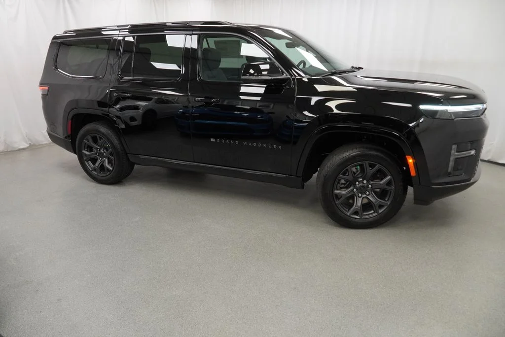 New 2026 High Gloss Black Exterior Paint Jeep Limited Altitude image 9