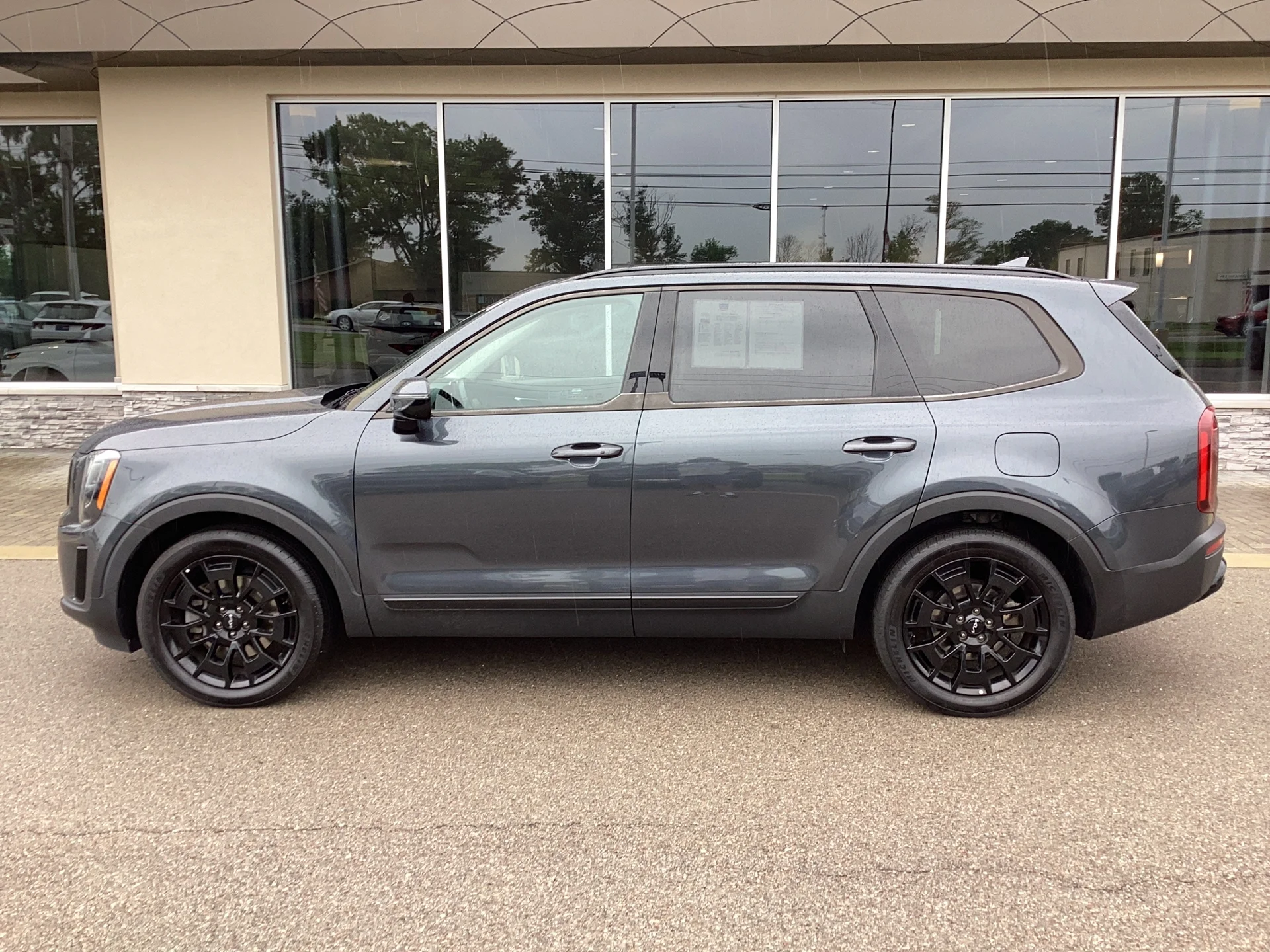 Used 2022 Gravity Gray Kia SX image 7