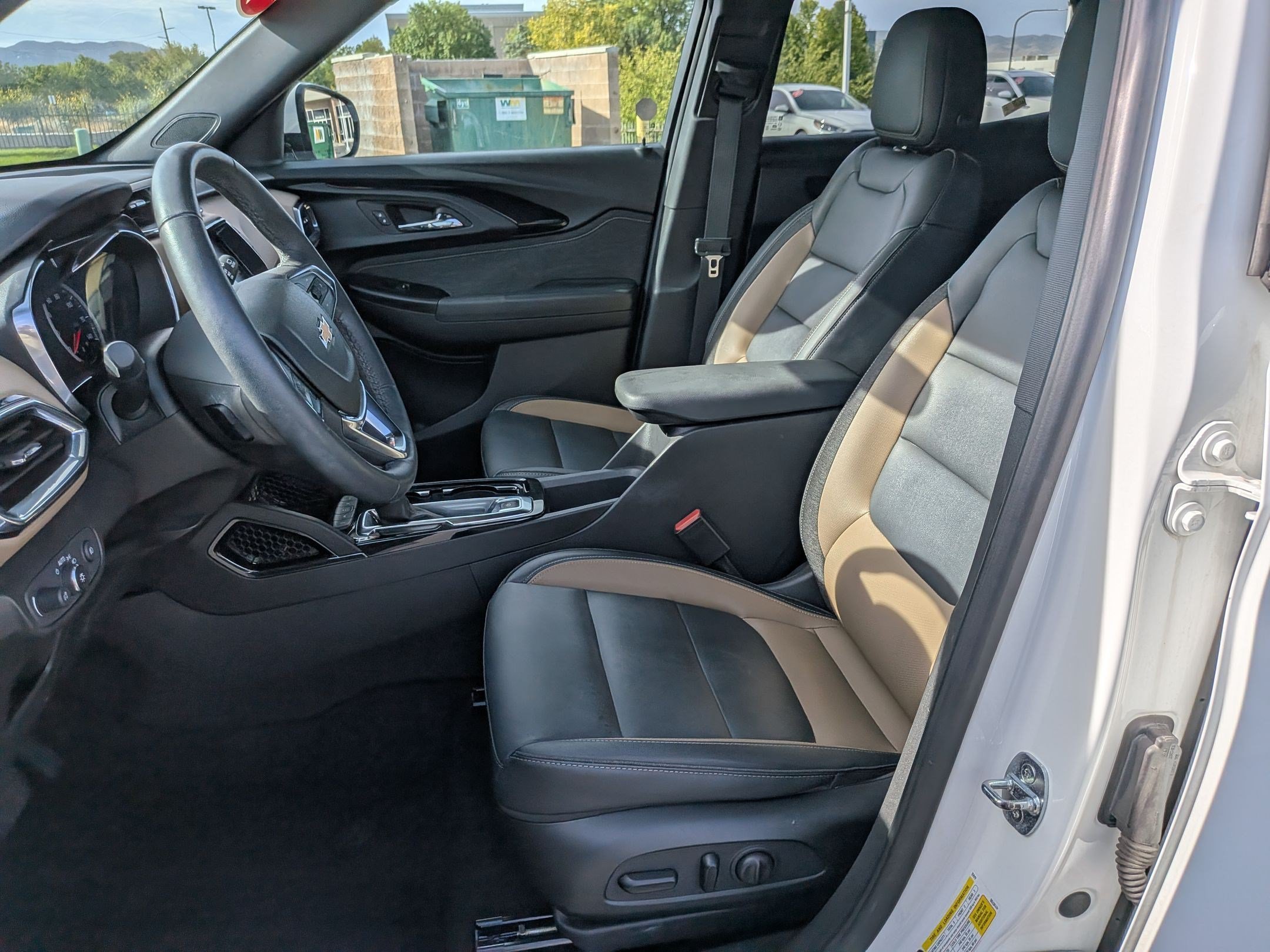 Certified Used 2022 Summit White Chevrolet ACTIV image 25