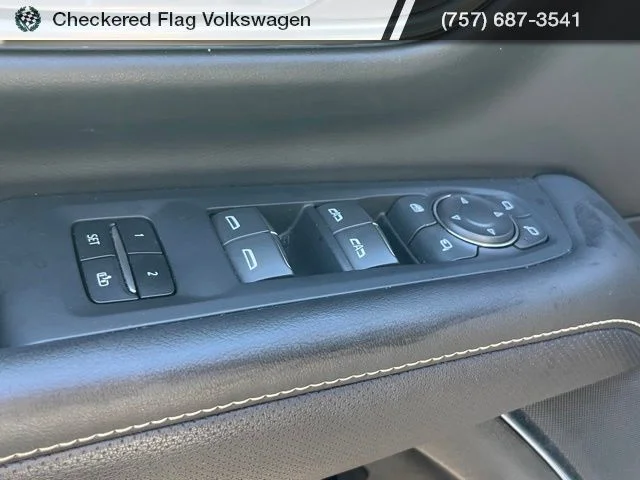 Used 2023 Iridescent Pearl Tricoat Chevrolet Premier image 22