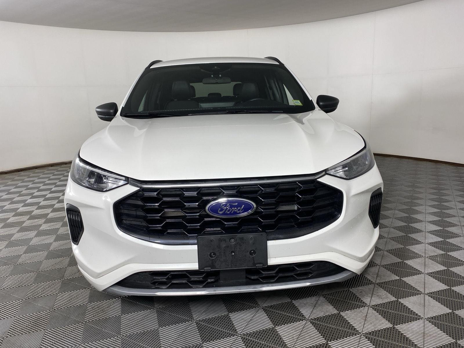 Used 2024 Star White Metallic Tri-Coat Ford ST-Line image 12