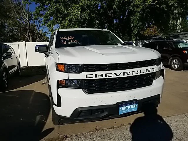 Used 2020 White Chevrolet Custom image 6