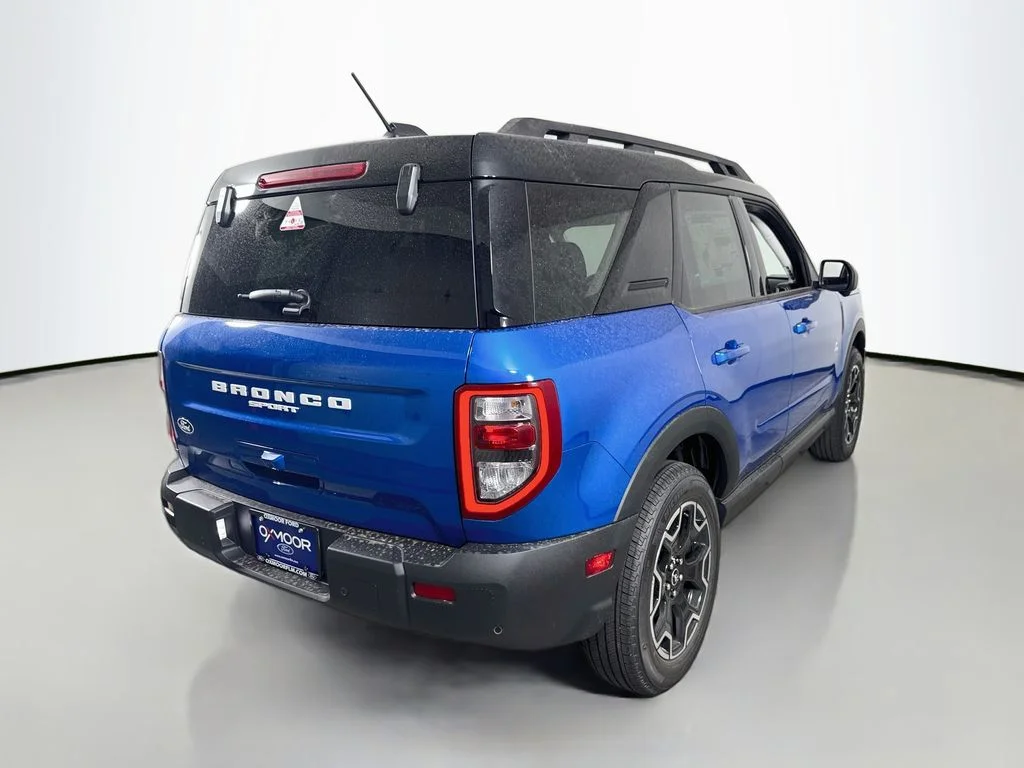 New 2026 Velocity Blue Metallic Ford Outer Banks® image 7