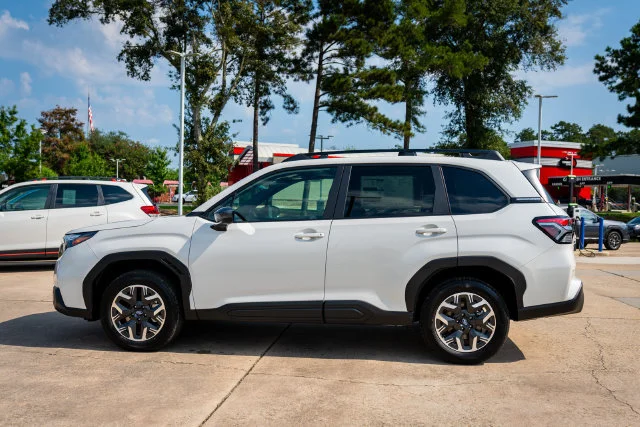 New 2026 Crystal White Pearl Subaru Premium image 2