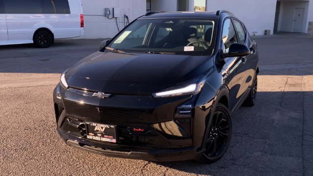 2027 Chevrolet Bolt RS - Photo 8