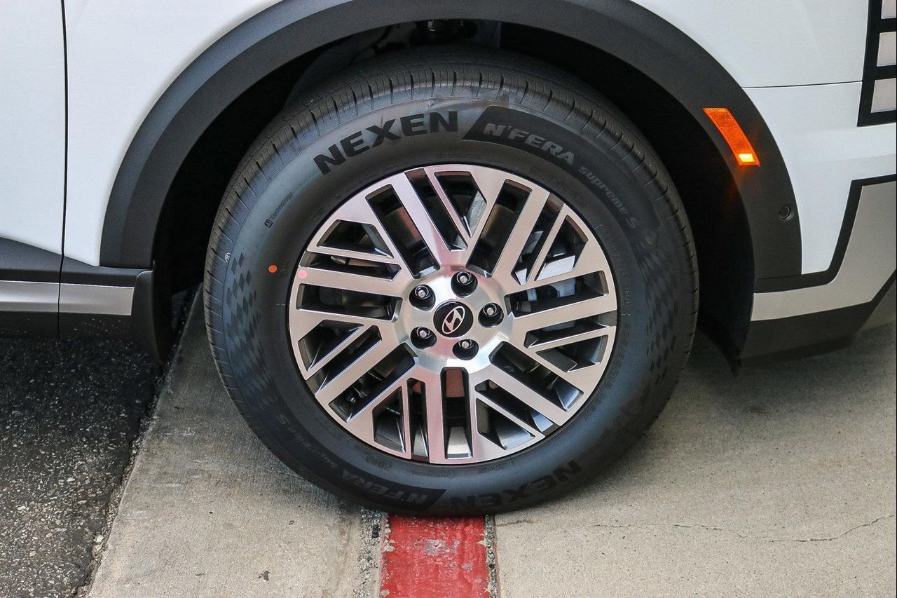 New 2026 White Hyundai SEL Premium image 11