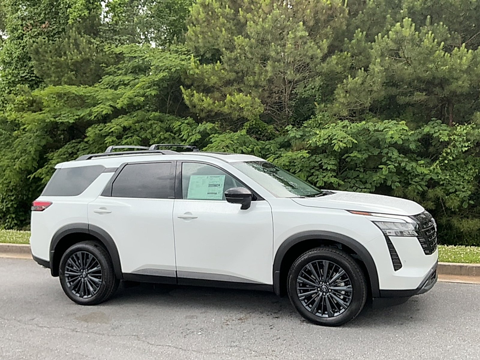 2026 Nissan Pathfinder SL 4WD's photo