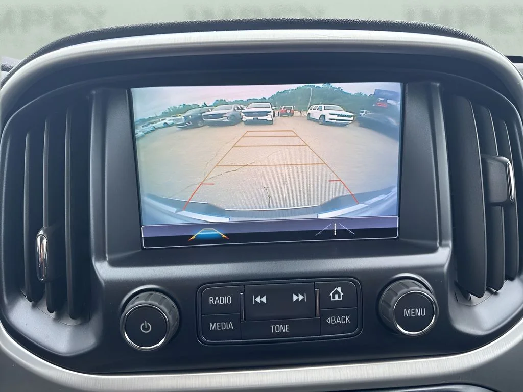 Used 2018 White GMC SLE1 image 17