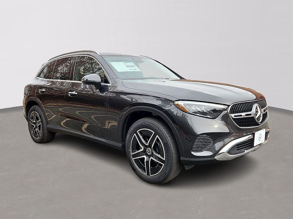 Used 2026 Graphite Grey Metallic Mercedes-Benz GLC 300 image 2