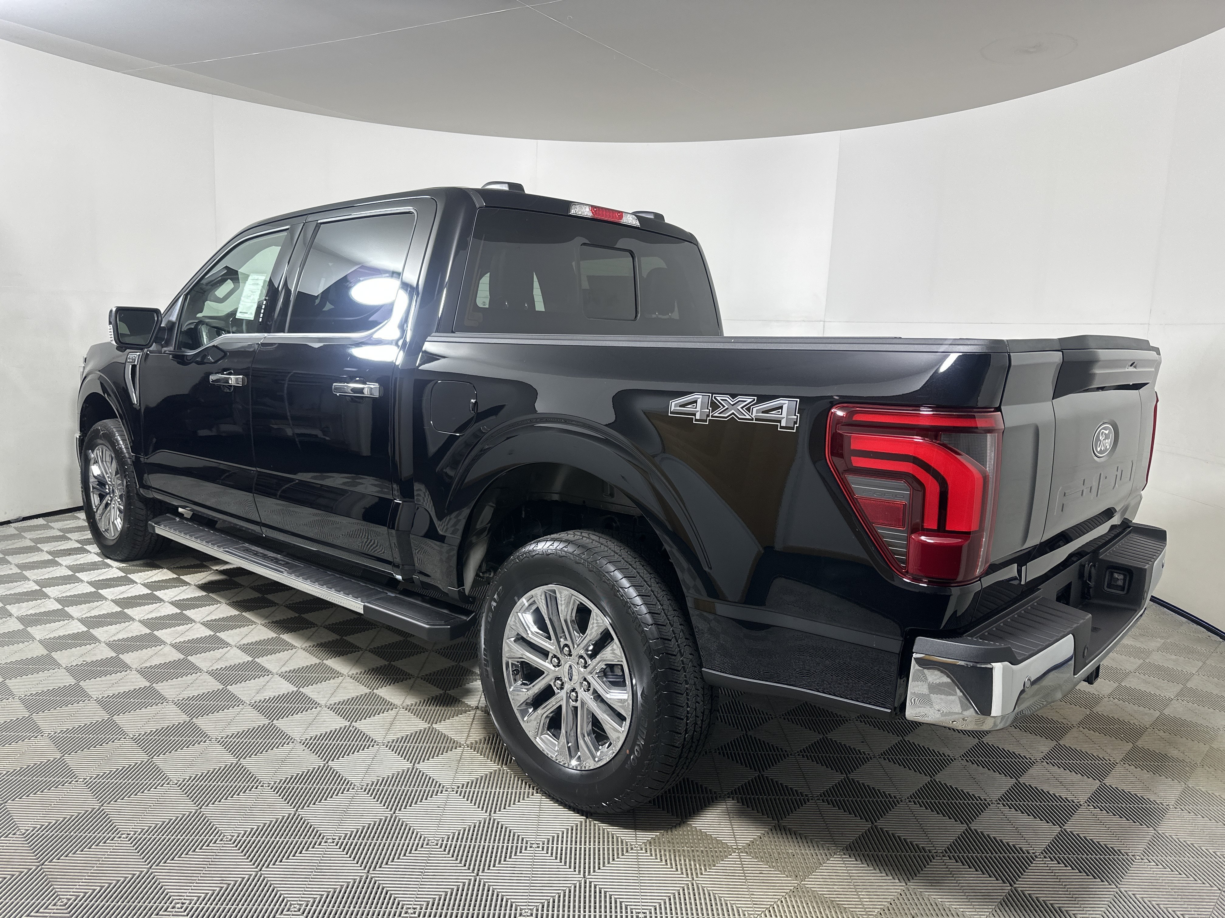 New 2026 AGATE BLACK MET Ford LARIAT image 5