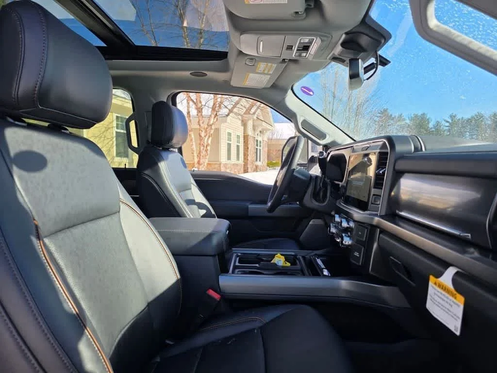 New 2026 Oxford White Ford LARIAT image 19