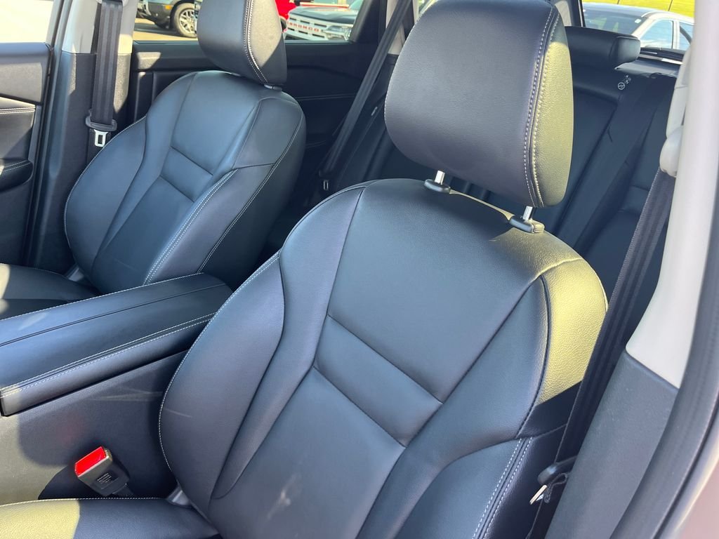 Used 2025 Black Nissan SL image 12