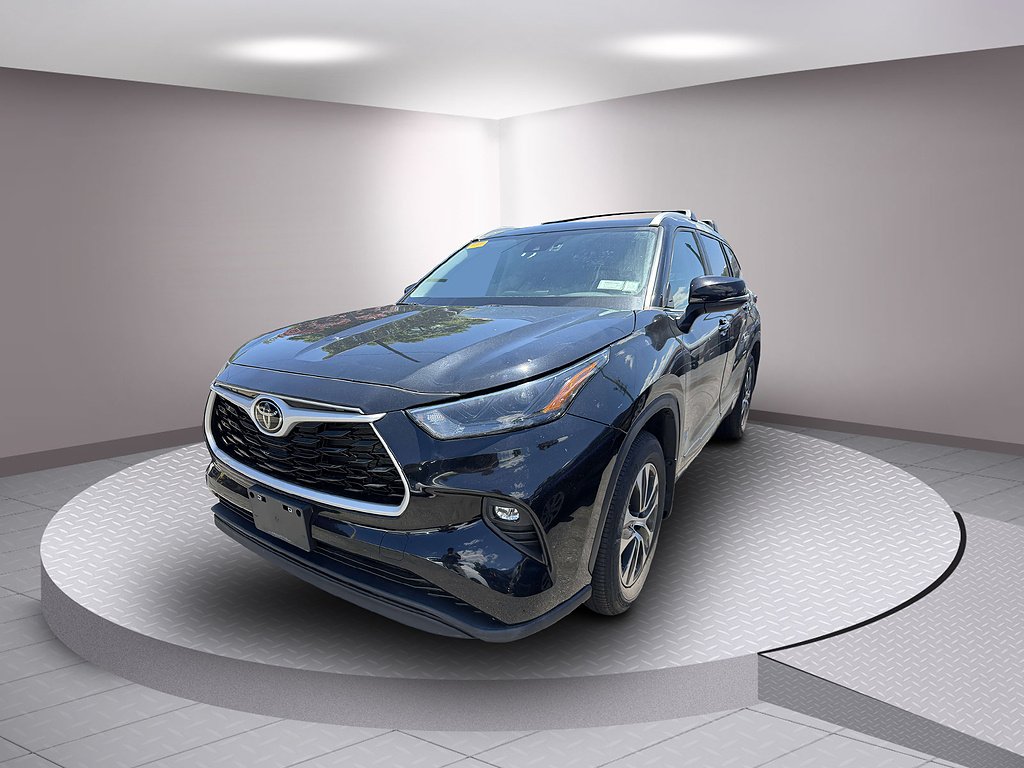 Used 2023 Midnight Black Metallic Toyota XLE image 4