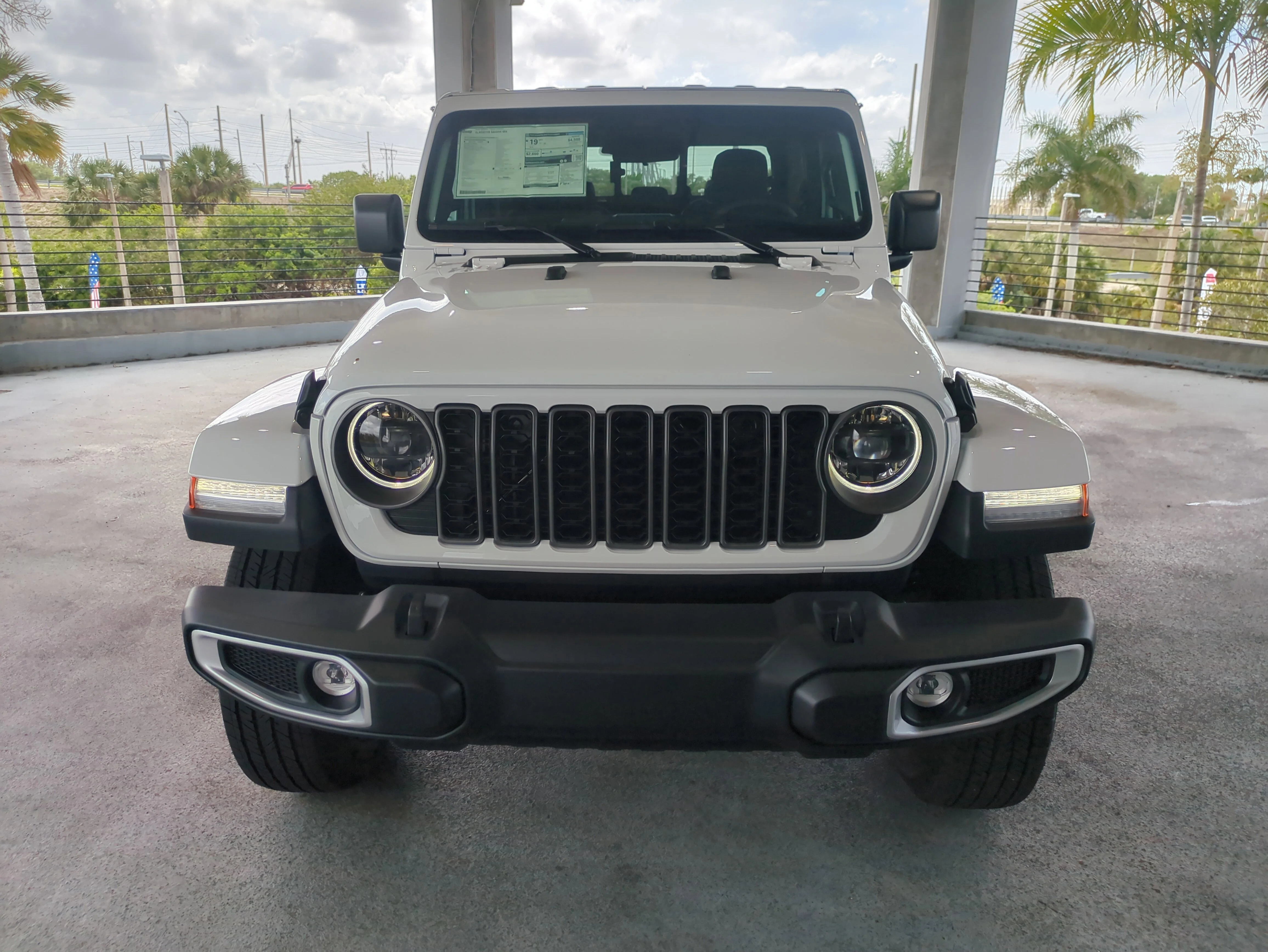 New 2026 Bright White Clear-Coat Exterior Paint Jeep Sahara image 2