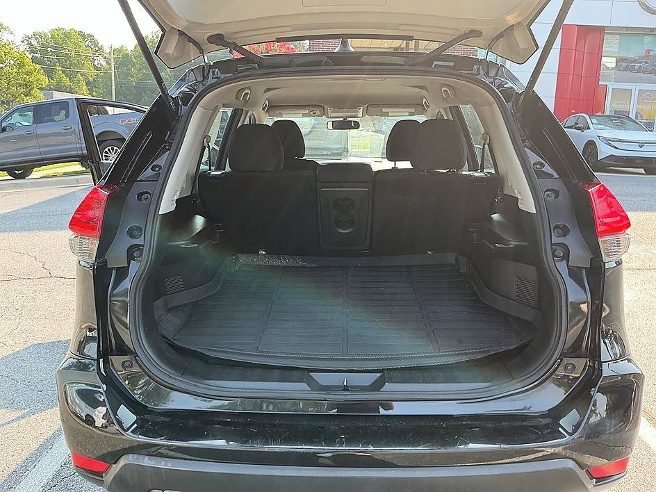 Used 2017 Magnetic Black Nissan S image 26