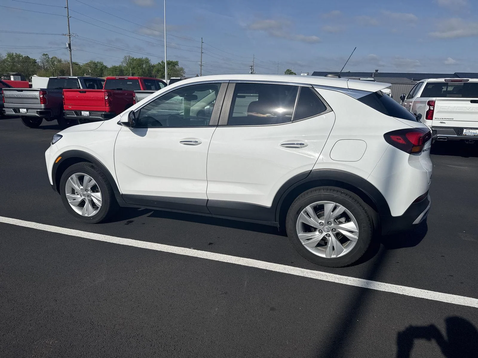 Used 2024 Summit White Buick Preferred image 5