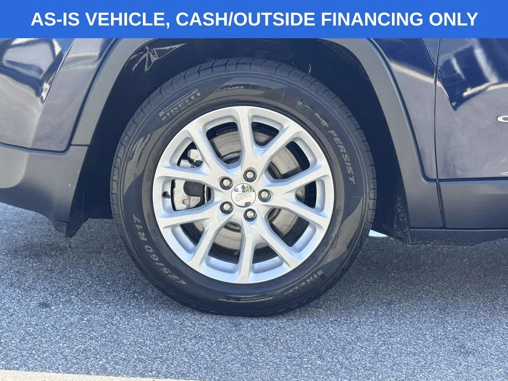 Used 2014 Blue Jeep Latitude image 9