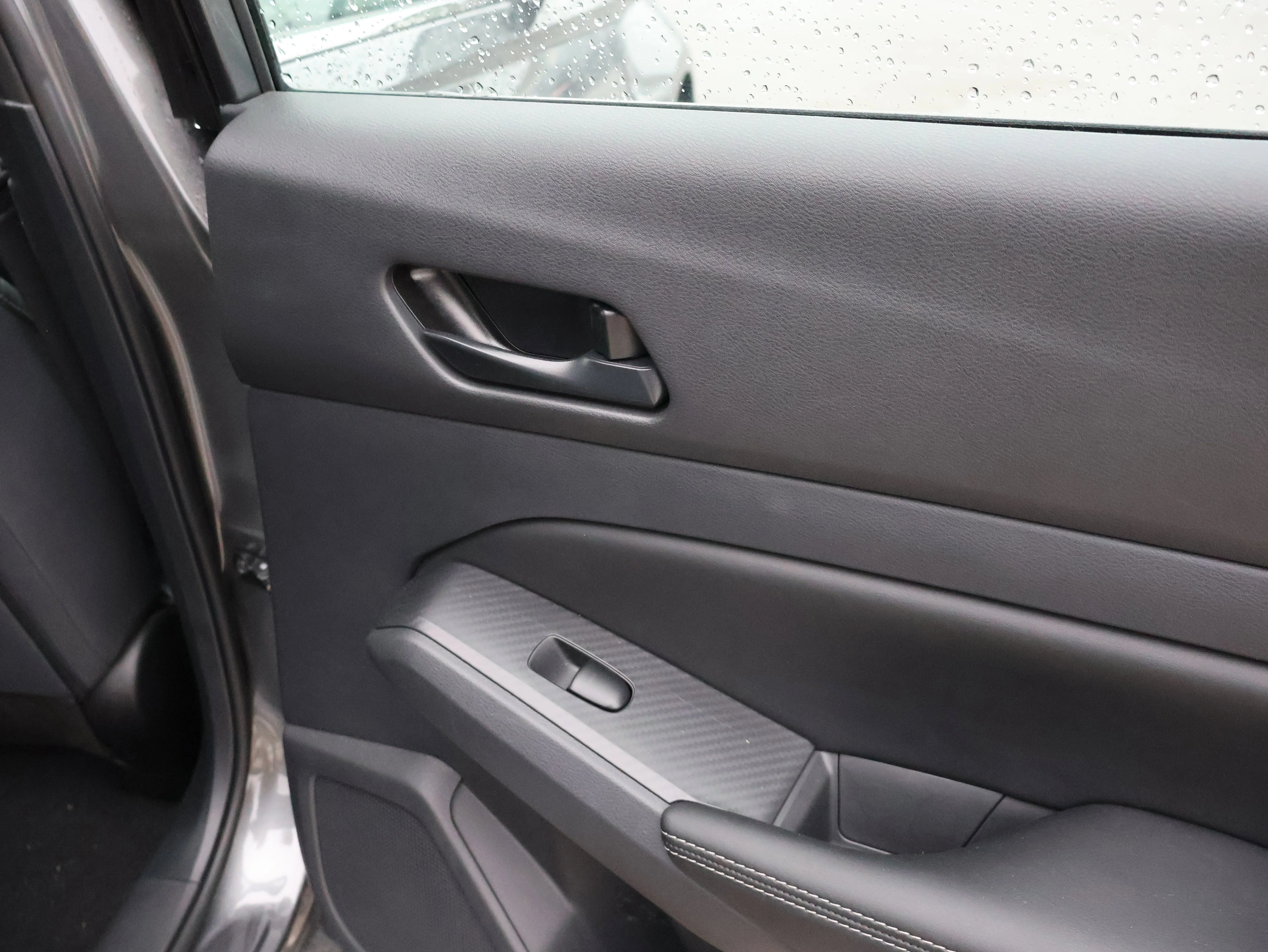 Used 2025 Gun Metallic Nissan SV image 14