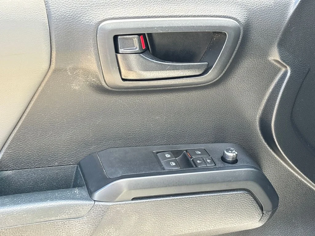 Certified Used 2017 White Toyota SR image 16