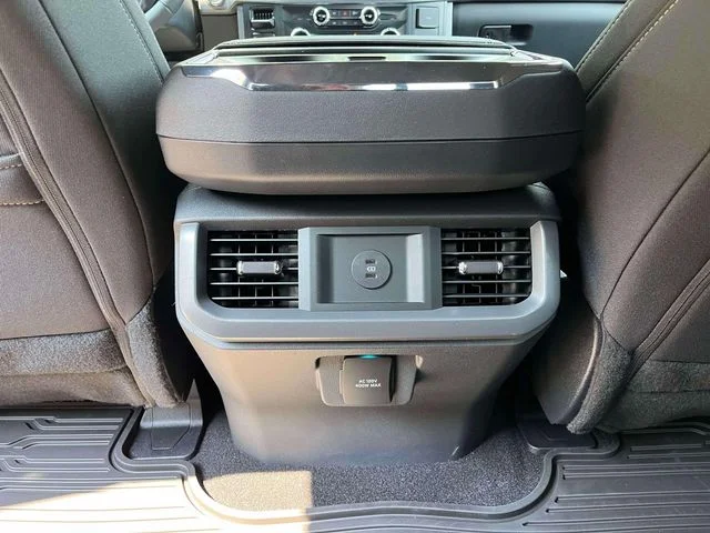 New 2026 Oxford White Ford XLT image 15