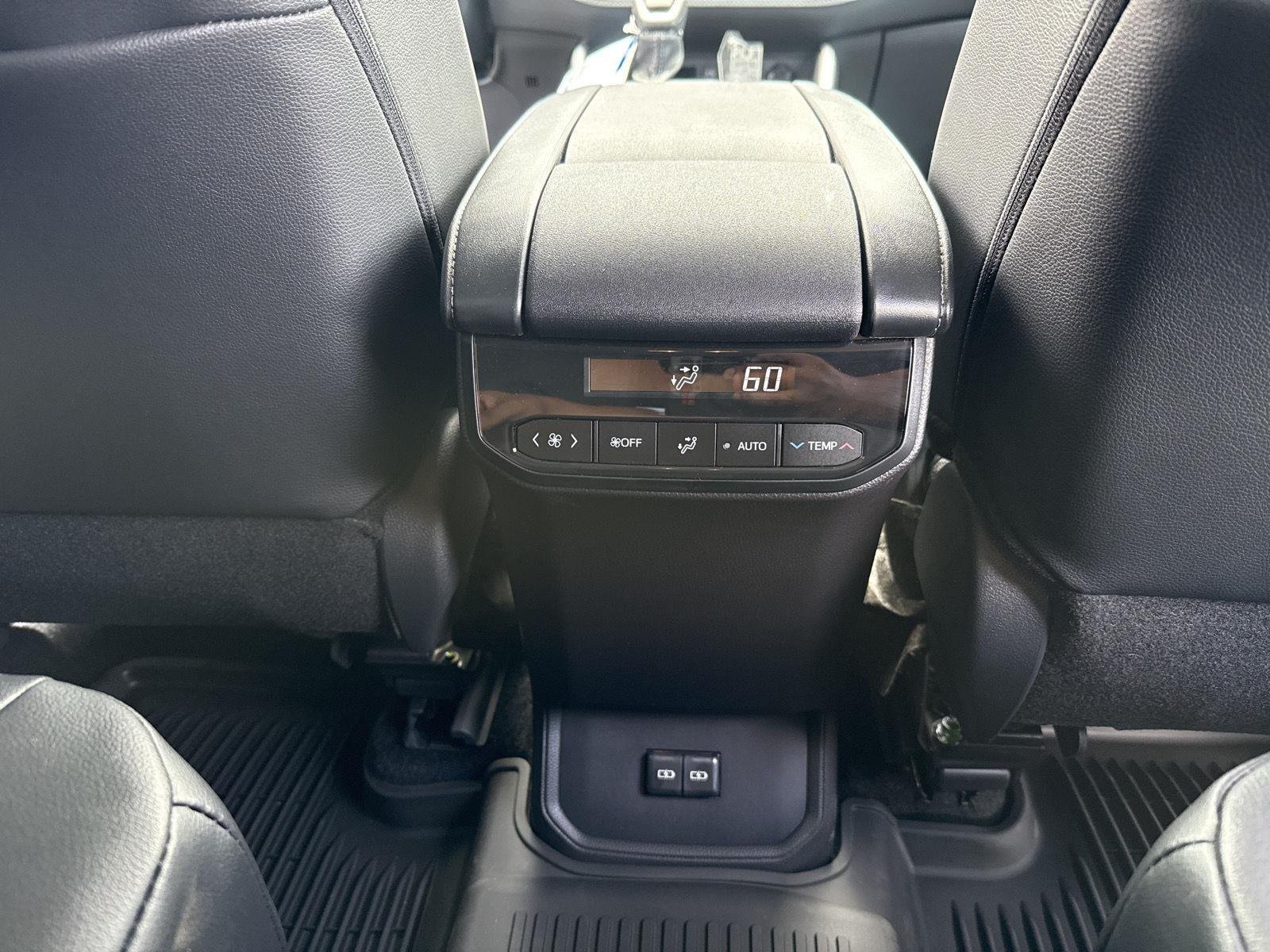 Used 2026 Wind Chill Pearl Toyota Hybrid XLE image 6