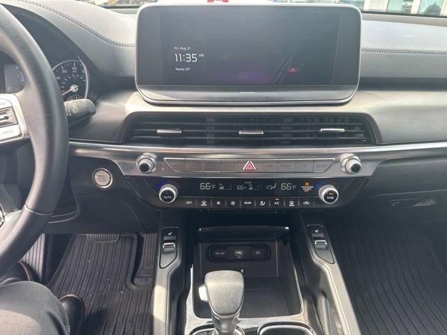 Used 2022 Black Kia S image 17