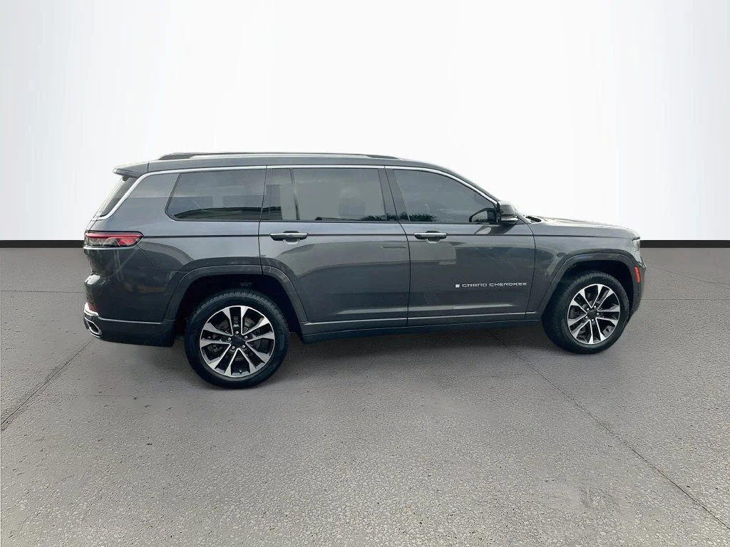 Used 2022 Gray Jeep Overland image 8