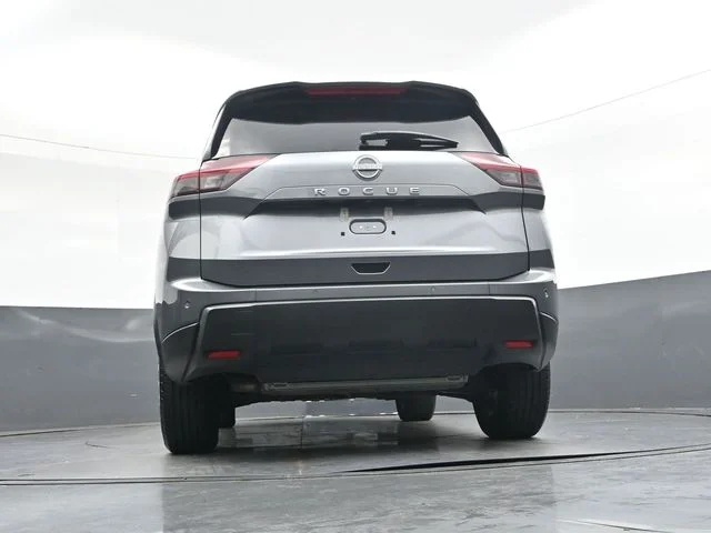 Used 2025 Gray Nissan SV image 33