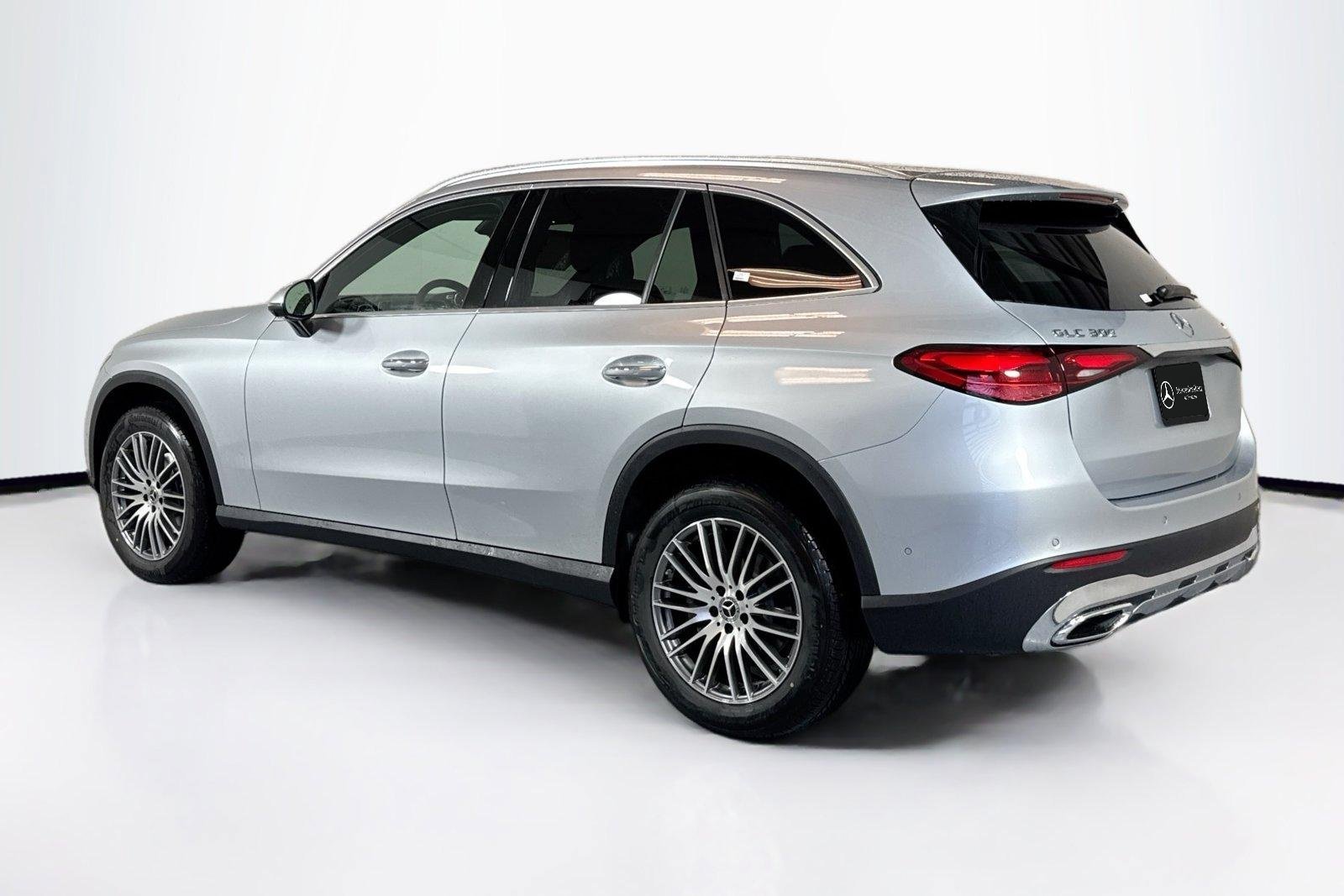 New 2026 Cirrus Silver Metallic Mercedes-Benz GLC 300 image 7