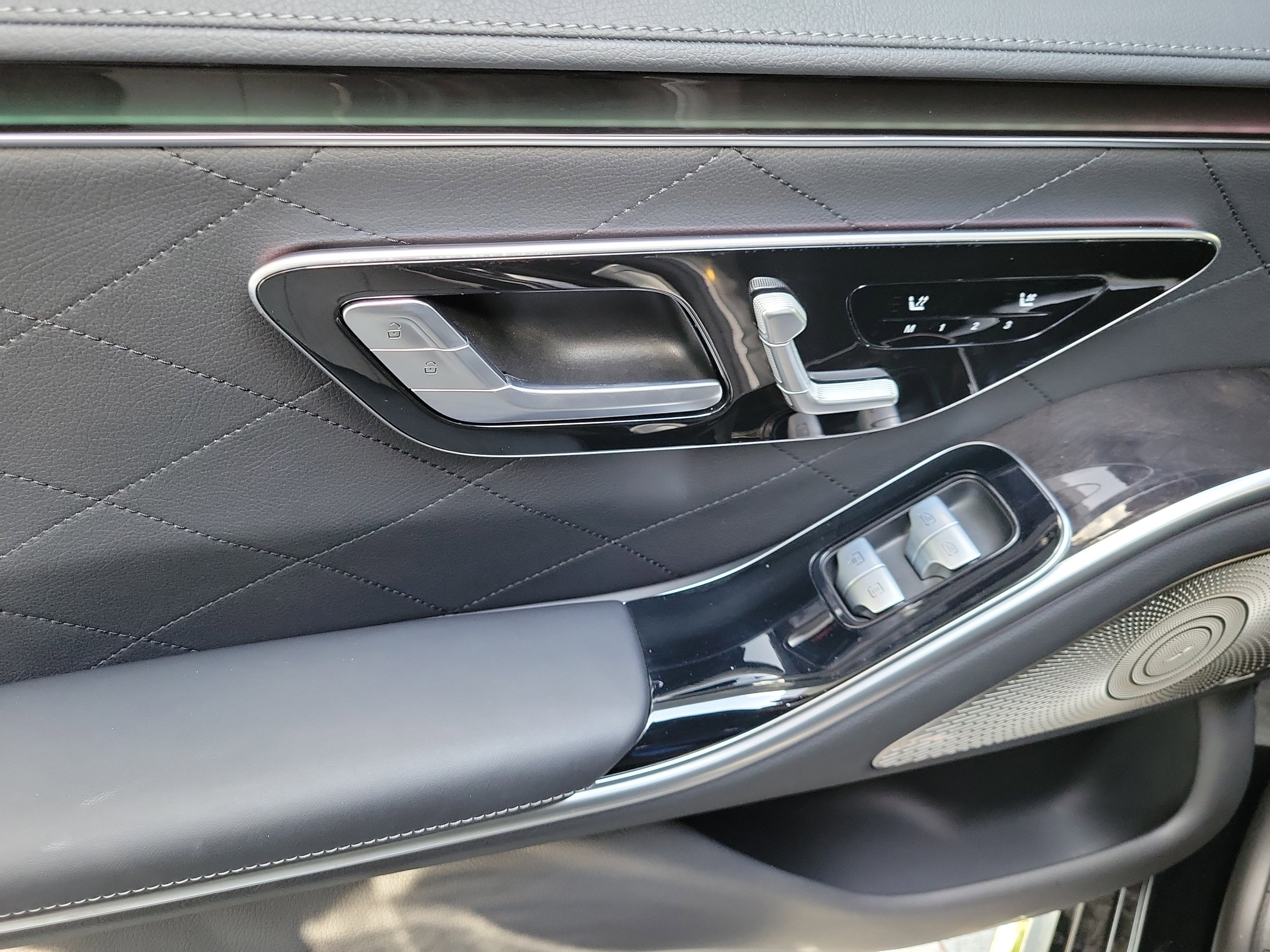 Used 2023 Black Mercedes-Benz S 580 image 16