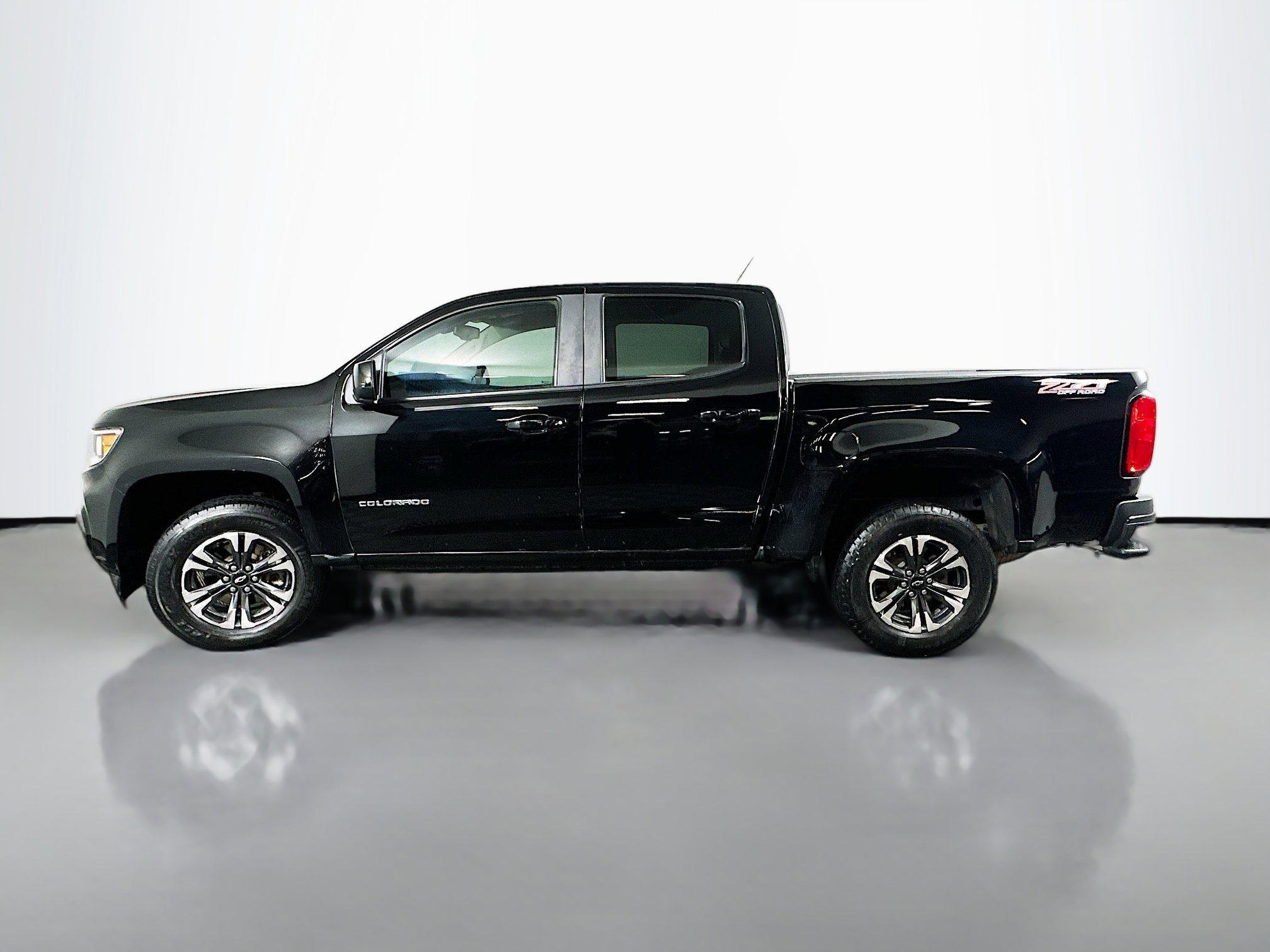 Used 2022 Black Chevrolet 4WD Z71 image 4