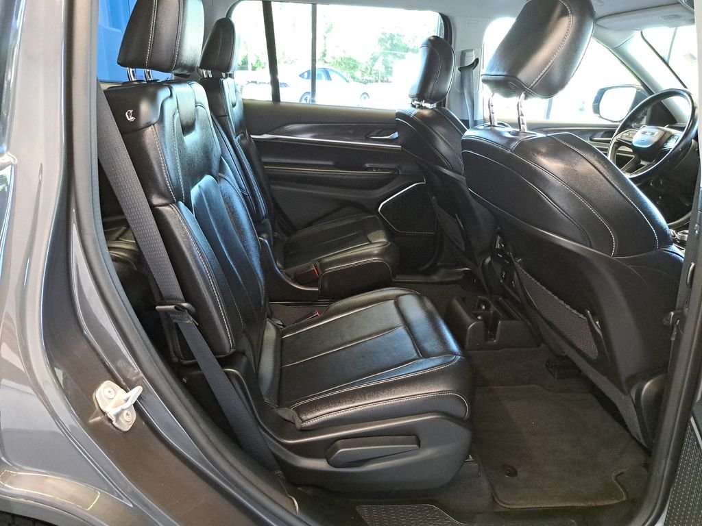 Used 2022 Gray Jeep Limited image 29
