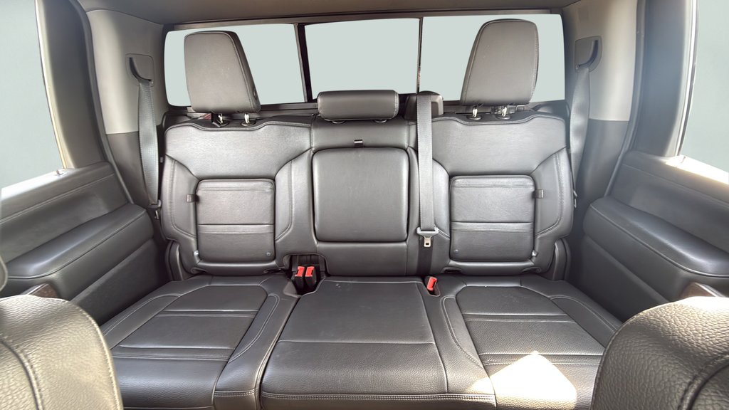 Used 2021 CARBON BLACK METALLIC GMC Denali image 30