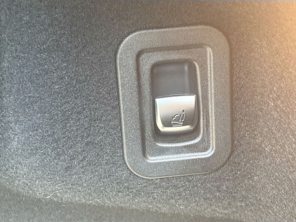 Used 2020 Black Mercedes-Benz C 300 image 26