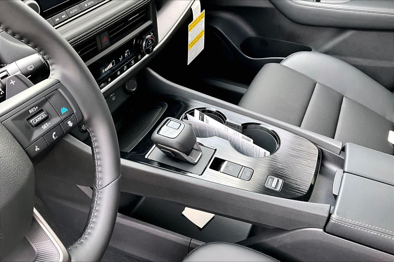 New 2026 Everest White Pearl Tricoat Nissan Dark Armor image 11