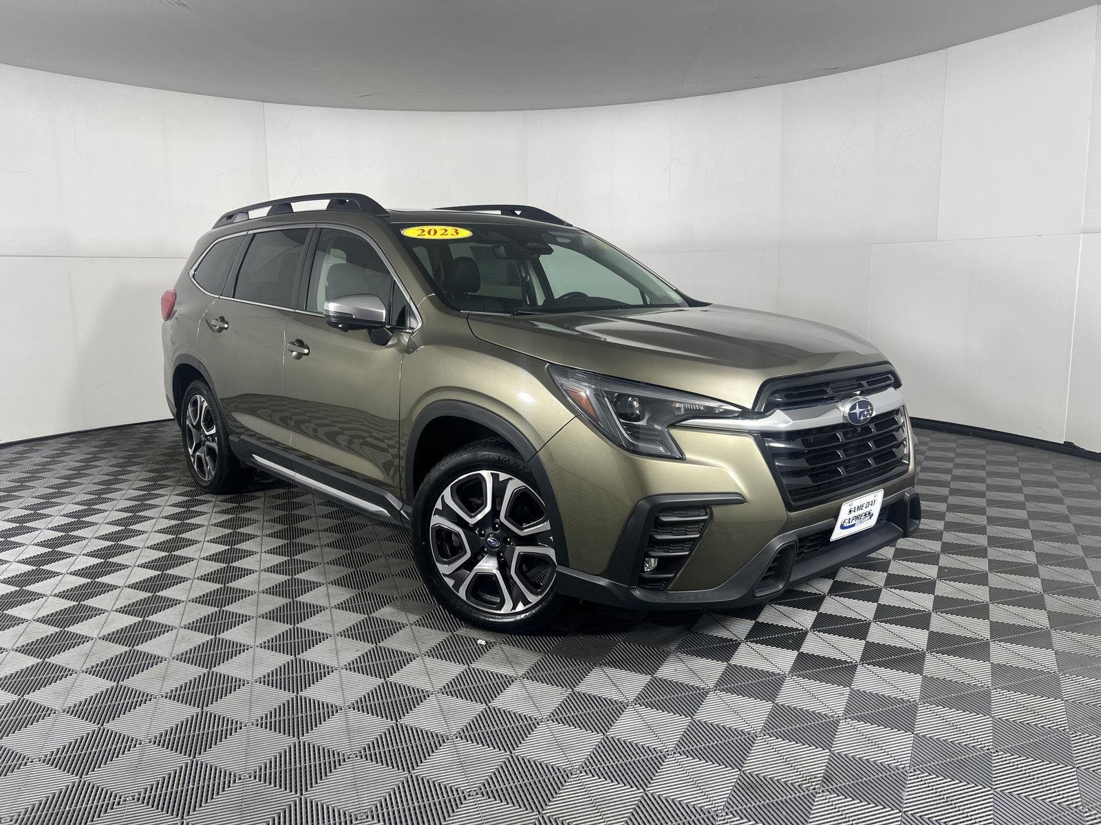Used 2023 Autumn Green Metallic Subaru Limited image 34