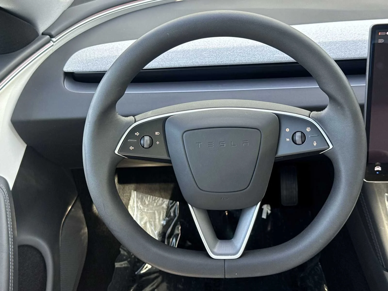 Used 2025 White Tesla Long Range image 19
