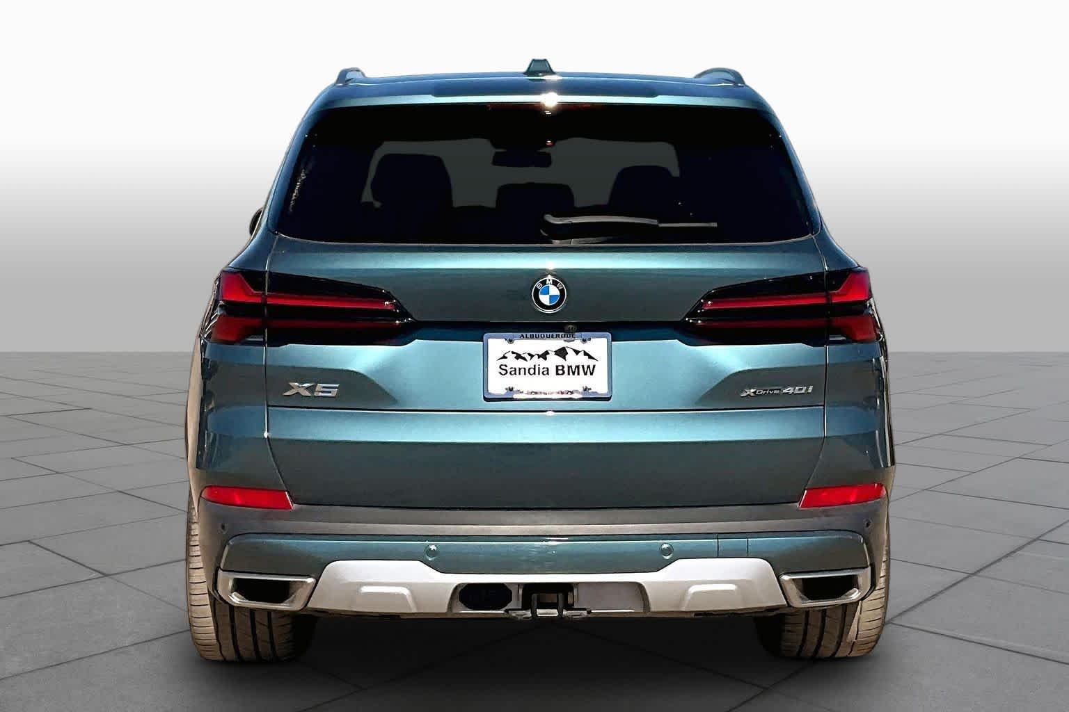 Used 2024 Blue Ridge Mountain Metallic BMW xDrive40i image 4